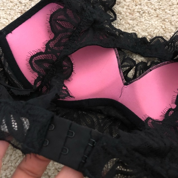 Victoria Secret Black Lace Bralette/Bra - Picture 3 of 4